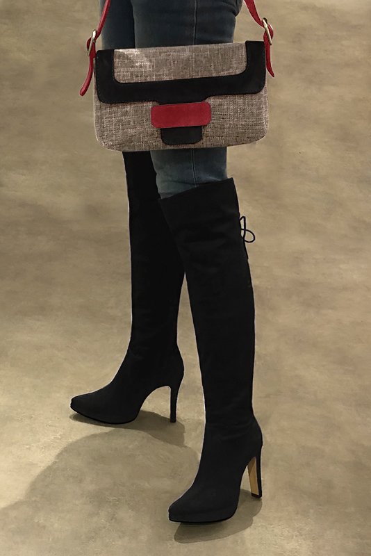 Tan beige, matt black and cardinal red women's dress handbag, matching pumps and belts. Worn view - Florence KOOIJMAN